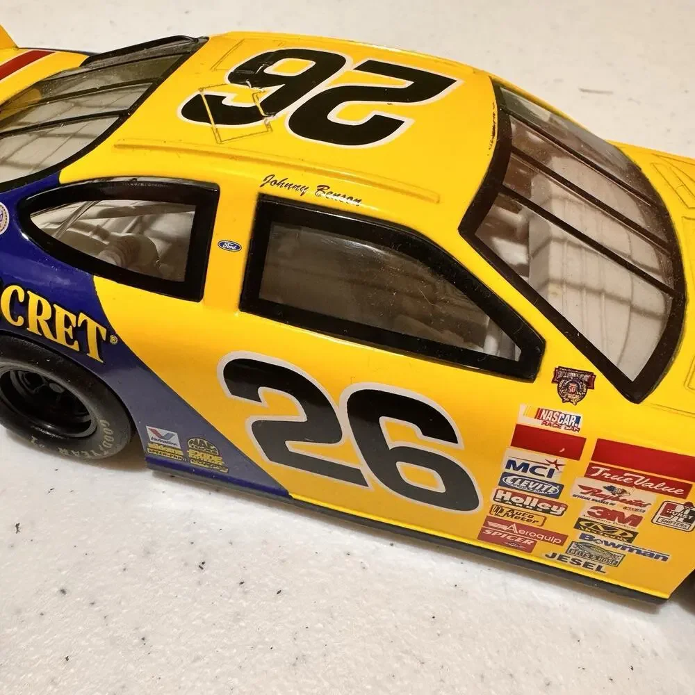 1997 Mattel Hot Wheels 1:24 Scale Nascar Cheerios #26 Johnny Benson Die Cast Car
